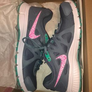 Women’s Nike Revolution 2